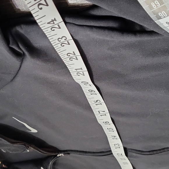 Nike  Black Performance Dri Fit Jacket With Thumb Holes And Hood - Picture 6 of 15